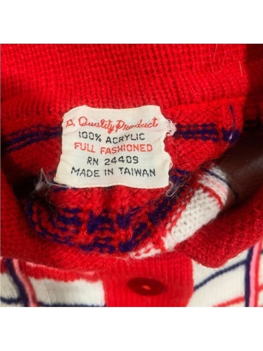 Vintage 70’s knit button up cape in multicolor plaid with fringe detail size S/M - Picture 6 of 6